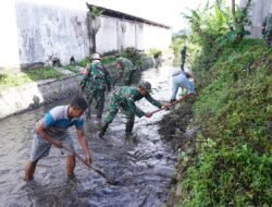 Tiga Pilar Bersinergi, Aksi Karya Bakti Bersama Kodim 0808/Blitar Memperingati Hari Juang Kartika di Kelurahan Klampok