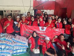 Bakti Sosial PAC PDI Perjuangan Simokerto Ringankan Beban Warga