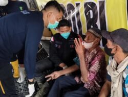 Nakes Polri Berikan Layanan Kesehatan Gratis bagi Korban Banjir di Aceh TV Tamiang