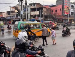 *Polsek Sunggal Gelar Pengaturan Lalu Lintas Pagi Hari, Pastikan Aktivitas Warga Berjalan Lancar*