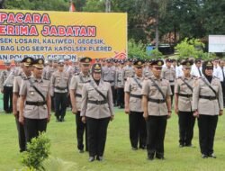 ‎Polresta Cirebon Gelar Sertijab Kabag SDM, Kapolsek Losari, Kapolsek Kaliwedi, Kapolsek Gegesik dan Pengukuhan Kabag Log serta Kapolsek Plered