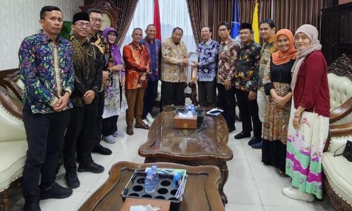 ‎*Putra Martapura Pimpin Unair, Rektor Muhammad Madyan Siap Jadi Pembina K3 dan Dukung Pengembangan SDM Kalimantan*