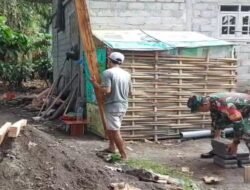 Menjaga Kesehatan Lingkungan, Sertu Supiansyah bersama Warga Wonorejo Bangun MCK