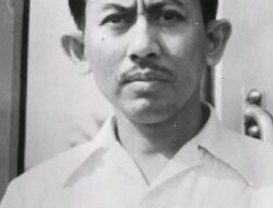 Moh Roem ketika ditanya kenapa tidak membenci Bung Karno: “Saya tak punya cukup waktu untuk membenci Sukarno!”