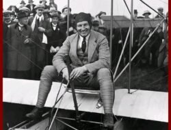 PERANCANG PESAWAT TEMPUR PERANG DUNUA I KELAHIRAN BLITAR