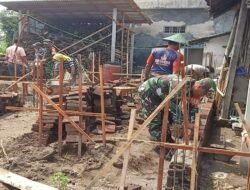 Peran Aktif Babinsa Wonodadi, Gotong Royong Bangun Pondasi Rumah Warga