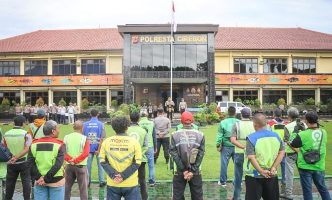 Sauyunan Jaga Lembur, Polresta Cirebon Perkuat Sinergi Ojek Pangkalan, Ojek Online dan Nelayan Kamtibmas