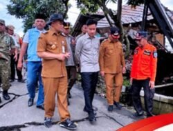 Wakil Presiden Gibran Rakabuming Raka Turun Langsung ke Lokasi Bencana Tanah Bergerak di Tegal, Tekankan Relokasi Menyeluruh