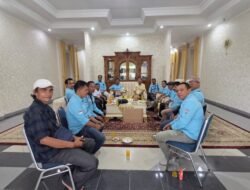 AJO Pasbar Sambangi Ketua DPRD Pasbar, Serahkan Piagam Penghargaan di Momentum HPN 2026