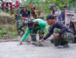 Tetap Semangat Percepat Pengecoran Rabat Jalan, Anggota Satgas TMMD Ke 127 Kodim 0808/Blitar Di Bulan Puasa
