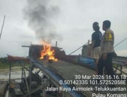 Polsek Kuantan Tengah Tertibkan PETI di Muaro Sentajo, Tiga Rakit Dimusnahkan