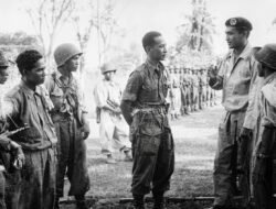 Kisah Soeharto Muda Ditampar Pendiri Kopassus.