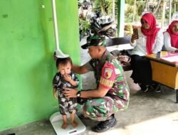 Percepat Penurunan Stunting di Wonodadi, Babinsa Salam Aktif Dampingi Posyandu