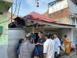 Aksi Korcam Bubutan Kawal Ibu LMA Salurkan Bantuan Di Kampung Babadan Surabaya