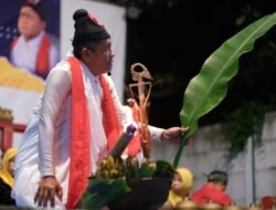 Sekarang Besut kuwalahan Nuturi Juragan Serakah , Sekelumit cerita pentas keliling Ludruk Besutan Meimura