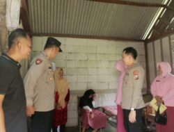 Polri Untuk Masyarakat : Kapolres Bojonegoro Beri Bantuan Anak Difabel