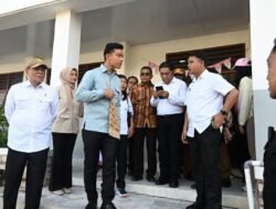 Menko Polkam Dampingi Wapres Tinjau Sekolah Sentra Pendidikan dan MBG di Mimika dan Yahukimo