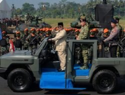 Di Bawah Langit Bandung: Presiden Prabowo Tinjau Pasukan Elite dalam Upacara Kehormatan Militer