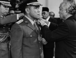Jika Soeharto Dikenal Sebagai ‘Jenderal yang Tersenyum’, Jenderal TNI ini Dijuluki ‘Jenderal Tanpa Senyum’.