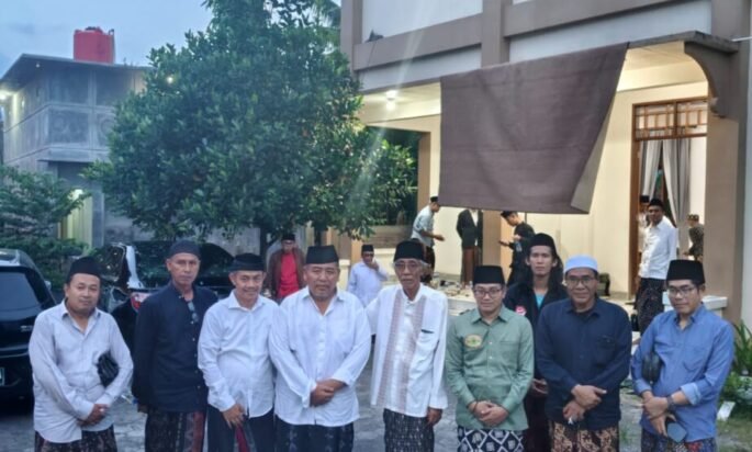 Masyayikh Sarang Rembang Do’akan Gus Salam Menakhodai PBNU dalam Muktamar Ke 35