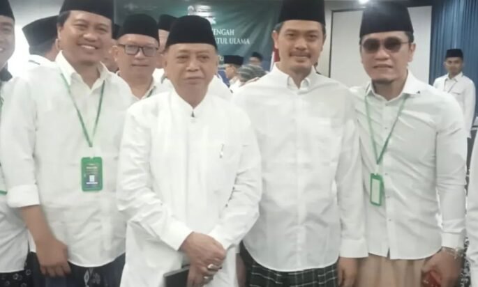 Sinyal Kuat Regenerasi PBNU: Gus Yusuf, KH Imam Jazuli, Gus Ipang Wahid dan Gus Miftah ‘Satu Shaf’ di PMKNU Cirebon