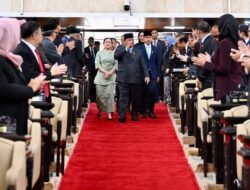 Mas Wapres Gibran Rakabuming mendampingi Presiden Prabowo Subianto dalam Rapat Paripurna DPR RI Ke-19 Masa Persidangan V Tahun Sidang 2025–2026, yang digelar di Gedung Nusantara, Kompleks Parlemen, Jakarta, Rabu (20/05/2026).