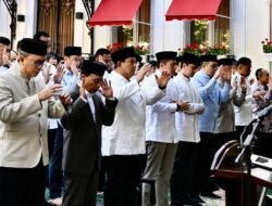Presiden Prabowo Subianto melaksanakan salat Idul adha 1447 Hijriah di Wisma Indonesia, Paris, Prancis