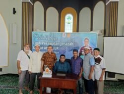 KALIMAS SURABAYA SUKSES GELAR PELATIHAN PERAWATAN JENAZAH MUSLIM, 80 PESERTA ANTUSIAS IKUTI PRAKTEK BERDASARKAN SUNNAH