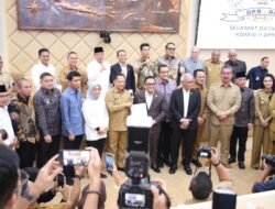 Rapat Bersama DPR RI, Mendagri Uraikan Solusi Penataan PPPK di Daerah