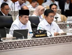 Wamen Viva Yoga Apresiasi Dukungan DPR Dalam Anggaran dan Program Kerja Kementrans* Wakil Menteri Transmigrasi Viva Yoga Mauladi mengapresiasi dukungan Komisi V DPR terhadap rencana kerja dan anggaran dari Kementerian Transmigrasi (Kementrans) di Tahun Anggaran (TA) 2027.