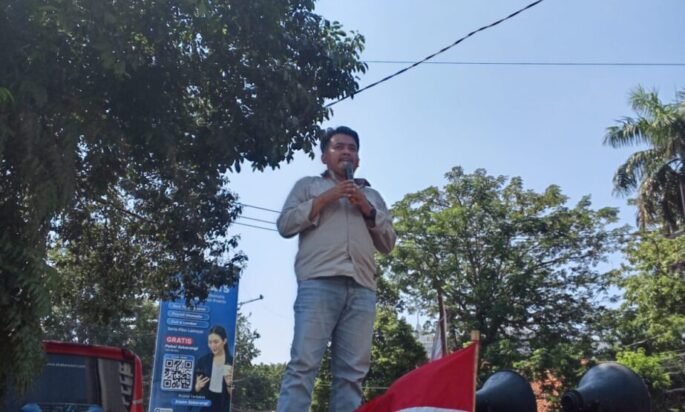 AMI Demo DPW PAN Jatim, Desak Tindak Tegas Dugaan Pemotongan Dana Reses Juliana Eva Wati