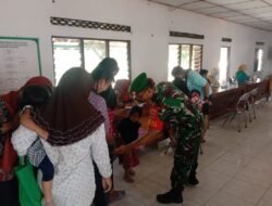 Babinsa Koramil 04/Nguntoronadi Dampingi Posyandu, Wujud Nyata Kepedulian TNI untuk Kesehatan Ibu dan Anak