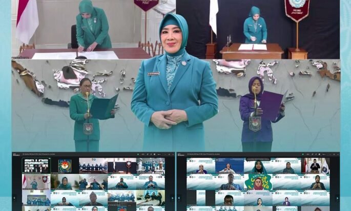 Ketum TP PKK Lantik Ketua TP PKK dan Ketua Tim Pembina Posyandu Jawa Barat, Tekankan Penguatan Kelembagaan