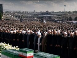 Merinding Lihat Lautan Manusia di Tehran Jelang Pemakaman Ali Khamenei