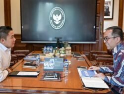Pergi untuk menimba ilmu, kembali untuk membangun negeri. 
