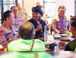 KAPOLRI Gandeng Pecalang dan ojol jaga Bali tetap Aman dan Nyaman .