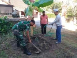 Babinsa Ngadri Bersama Warga Gelar Penghijauan, Tanam Pohon Durian dan Nangka