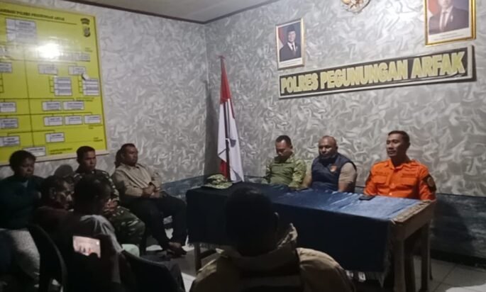 Personel Kodim 1812/Pegaf Berperan Aktif dalam Pencarian Reporter TVRI yang Hilang di Air Terjun Memti