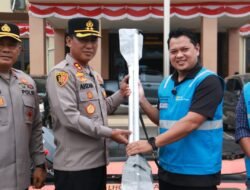 Perkuat Kesiapsiagaan Hadapi Banjir, Polres Lhokseumawe Terima Bantuan Perahu Karet dari PLN Nusantara Power Arun