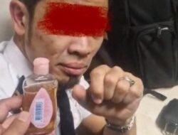 Pilot Malaysia Airlines Positif 3 Narkoba Bawa Urine ‘Bersih’ Buat Tipu Petugas