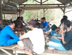 Satpolairud Polres Gresik Sambangi Nelayan Ujungpangkah, Ingatkan Pentingnya Keselamatan Saat Melaut