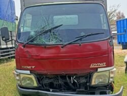 ‎Sopir Truk Bok Mengantuk Tabrak Penjual Tempe sampai Tewas.