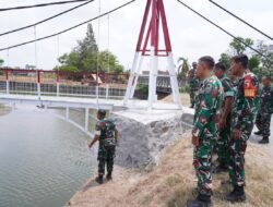 Tim Wasrik Itdam V/Brawijaya Tinjau Proyek Pembangunan Jembatan Di Wilayah Kodim 0808/Blitar