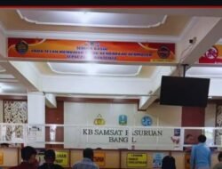 PELAYANAN SMART THRU PAJAK LIMA TAHUN DI SAMSAT KABUPATEN PASURUAN SANGAT MUDAH DAN TRANSPARAN