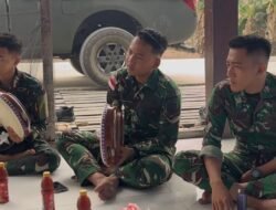 Pererat Tali Silaturahmi, Satgas Yonif 147/KGJ Pos Kotis Meyado Latih Seni Hadroh di Distrik Meyado