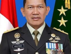 Presiden RI, Prabowo Subianto resmi melantik Mayjen TNI Kristomei Sianturi sebagai Kepala Badan Nasional Penanggulangan Bencana (BNPB) di Istana Negara
