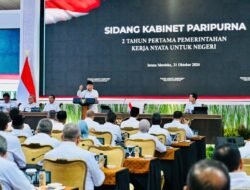 Hadiri Sidang Kabinet Paripurna, Mendagri Tito Simak Arahan Presiden soal Pentingnya Kekompakan