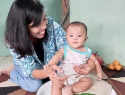 ELBARA PUTRA ADITYA JALANI TRADISI TORON TANA DI USIA 7 BULAN