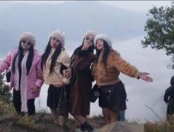 40 Karyawan Cafe 86 Traveling ke Bromo, Mas Dani Perkuat Kekompakan Tim