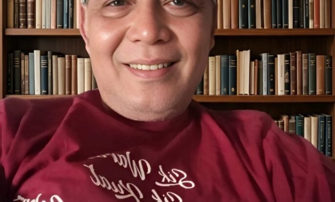 MENAGIH KETELADANAN ABDULLAH BIN UMAR DAN JANJI KAMPUNG PANCASILA DI PKL EMBONG BLIMBING